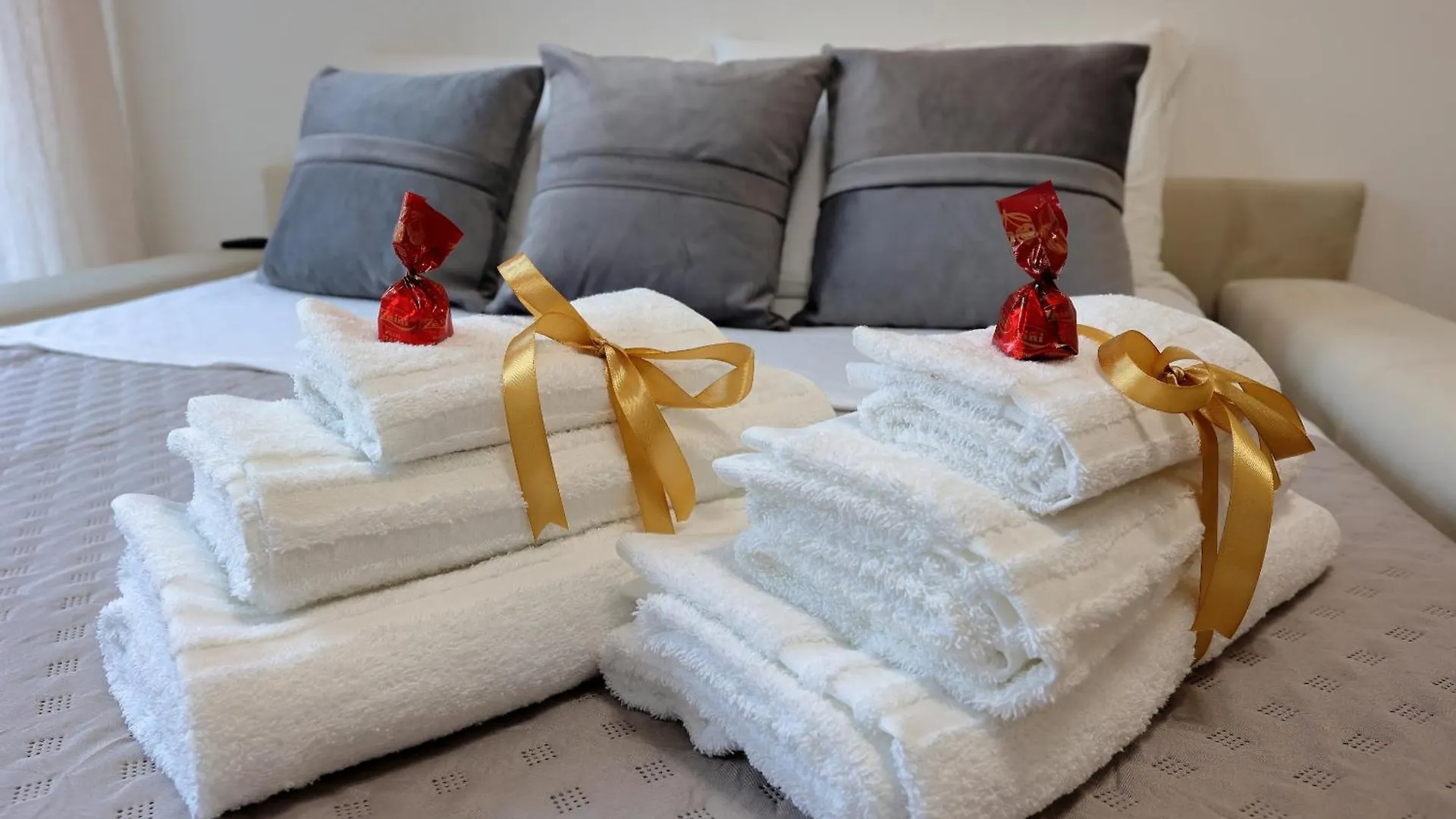 Mascarella Suite - Elegante Design Con Patio Nel Centro Storico Bologna Apartment