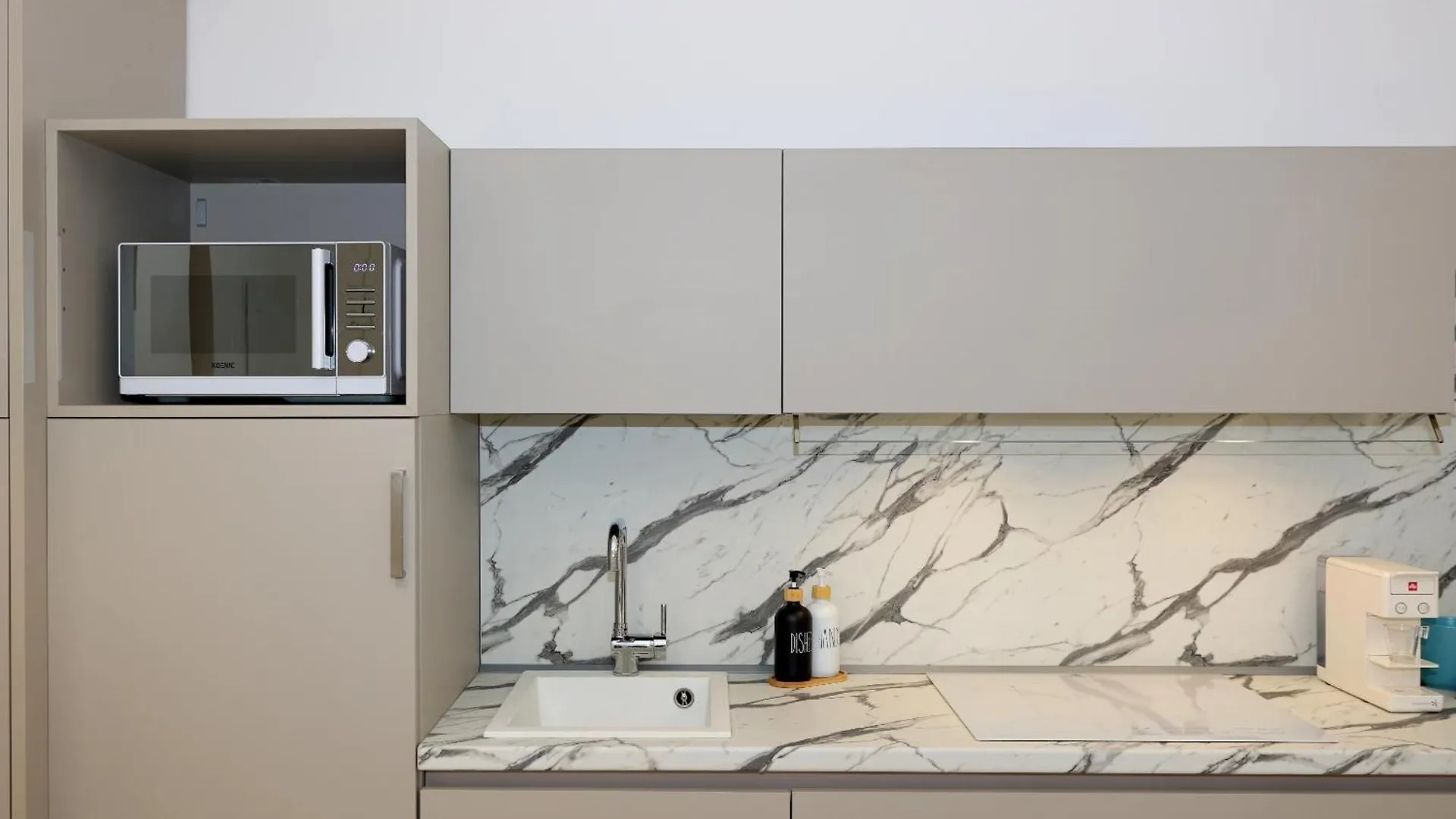 Mascarella Suite - Elegante Design Con Patio Nel Centro Storico Bologna 0*,