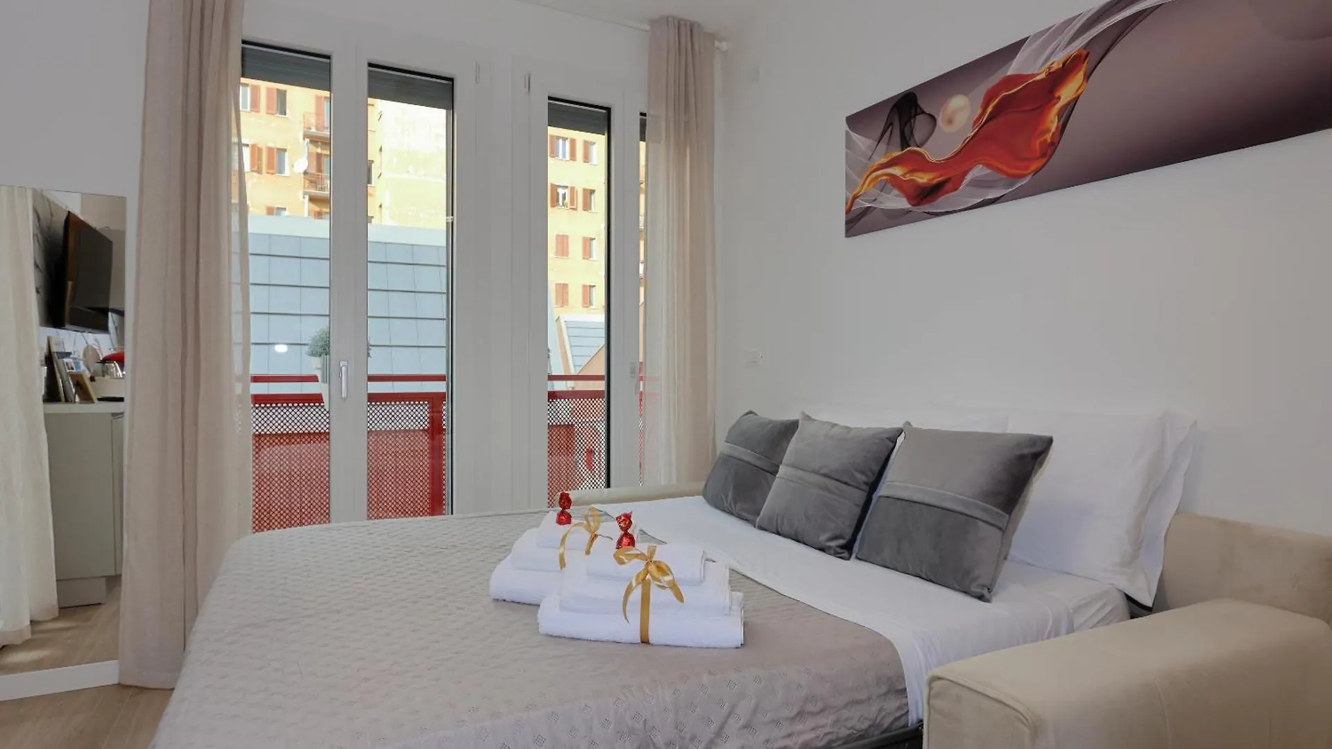 Mascarella Suite - Elegante Design Con Patio Nel Centro Storico Bologna 0*,
