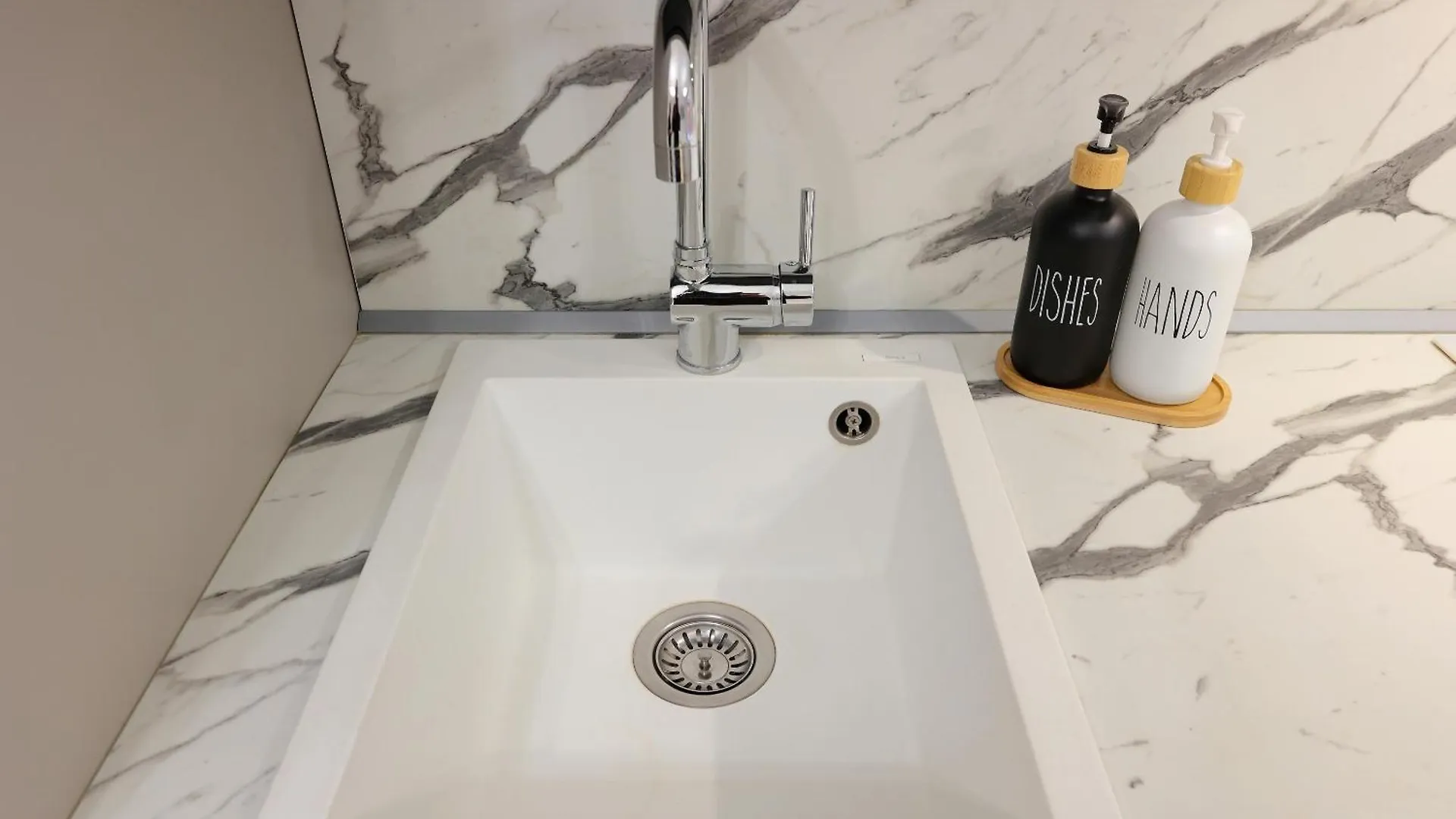 Mascarella Suite - Elegante Design Con Patio Nel Centro Storico Bologna