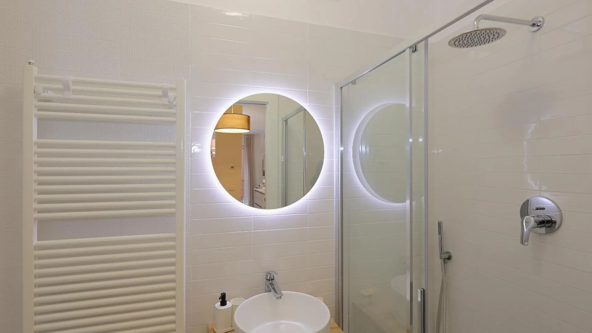 Mascarella Suite - Elegante Design Con Patio Nel Centro Storico Bologna