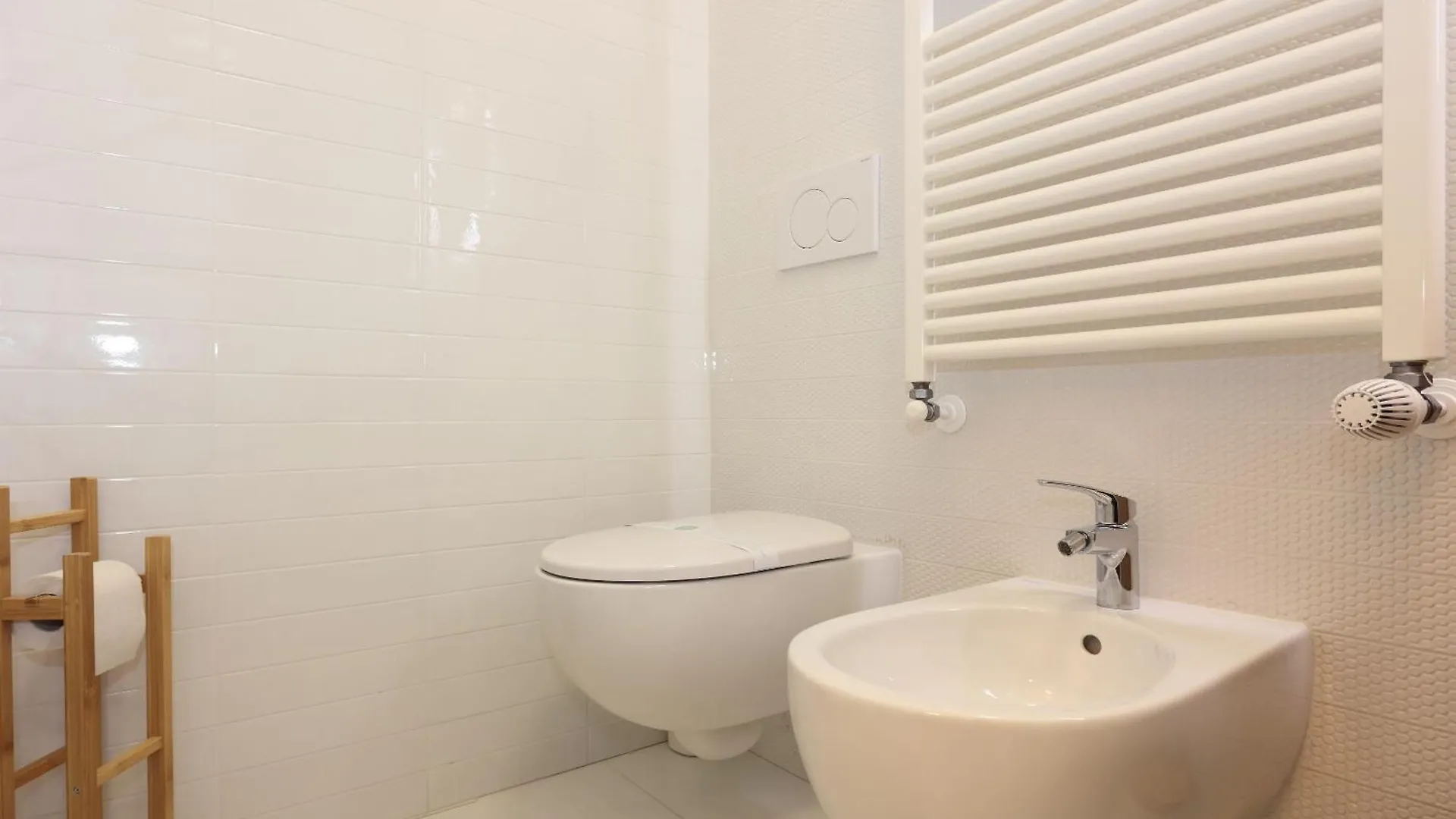 Mascarella Suite - Elegante Design Con Patio Nel Centro Storico Bologna Apartment